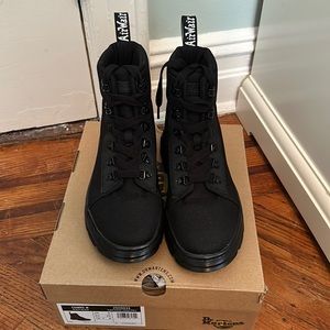 SALE DROPDr. Martens COMBS WOMEN'S POLY CASUAL BOOTS